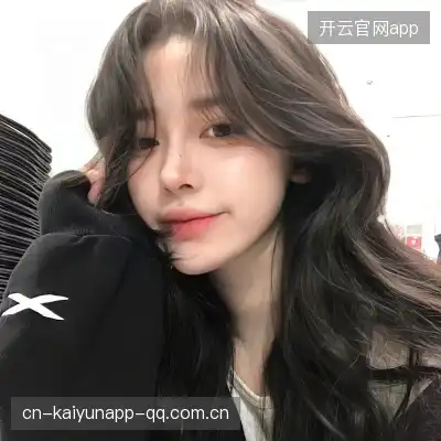 滑璇鸣